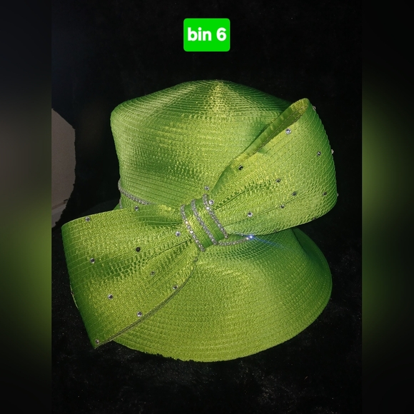 Bellini Vibrant Green Hat with Bow - Picture 2 of 6
